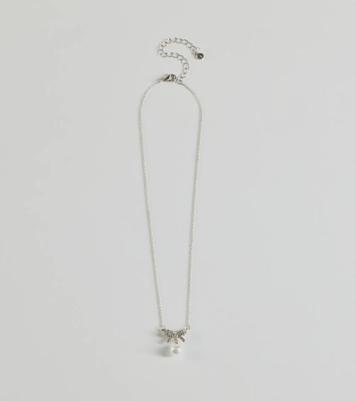 Simple And Stunning Rhinestone Bow Necklace